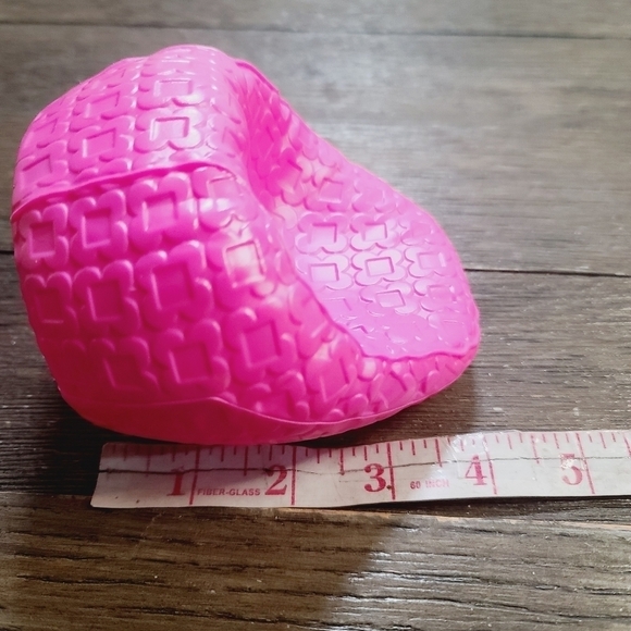 Pink Plastic Egg Chair For Dollhouse Barbie Sized - Picture 7 of 8